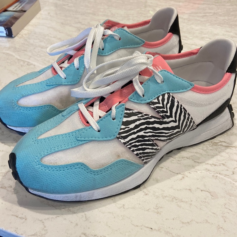 New balance 327 sneakers pink blue zebra print youth 6 womens 7.5 worn twice!